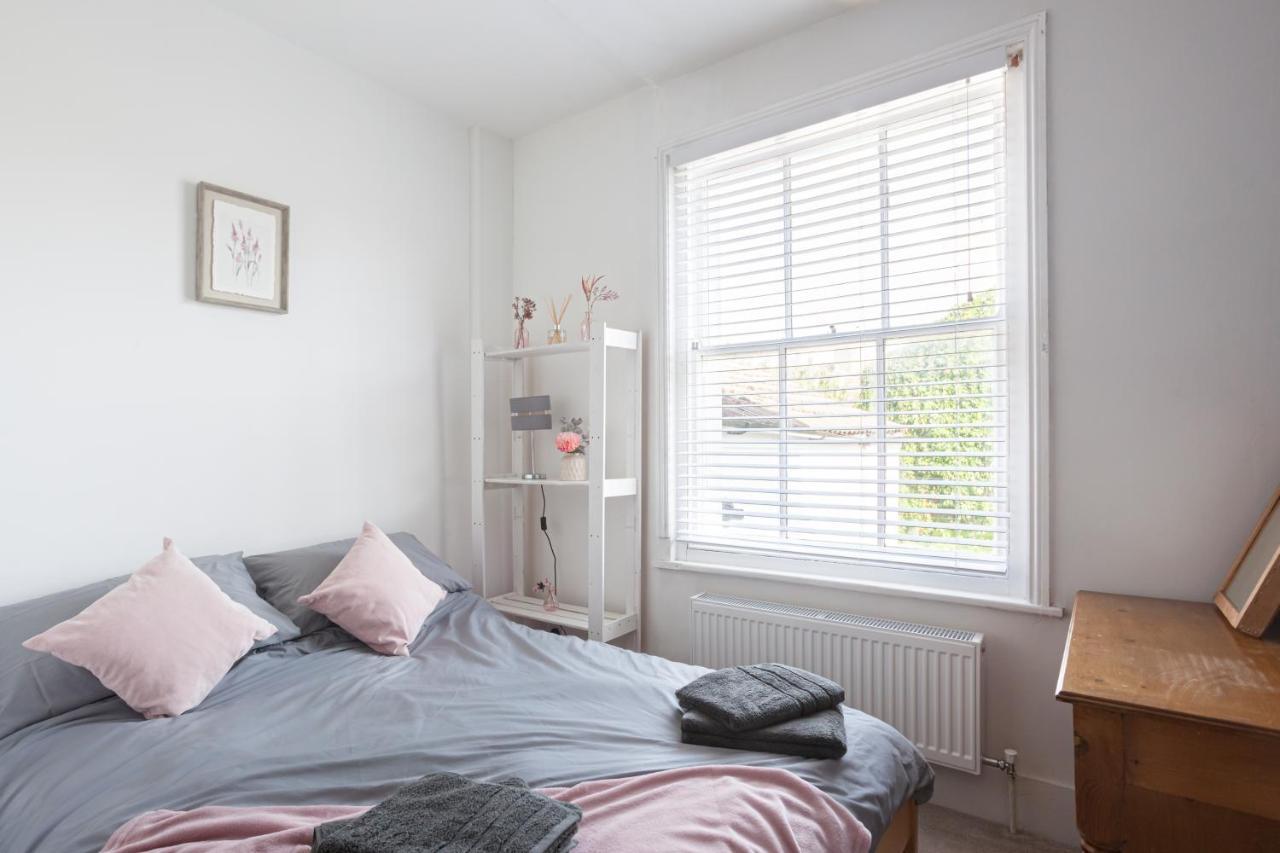 King Bd, Spacious 4bd Victorian In Hove, 5 Mins From Beach! Holiday home Brighton