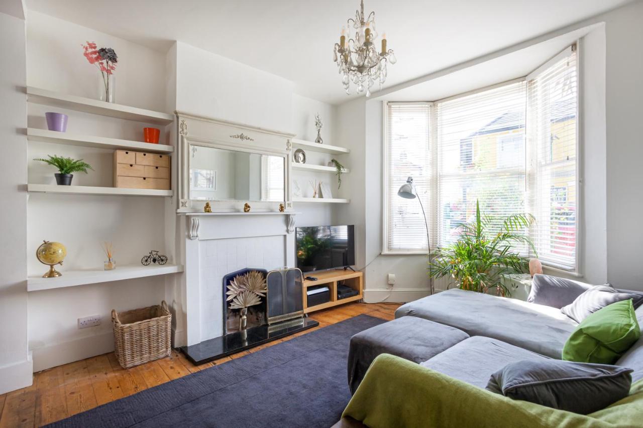 King Bd, Spacious 4bd Victorian In Hove, 5 Mins From Beach! Holiday home Brighton